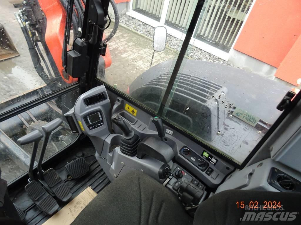 Kubota KX 080-4 中型挖掘机