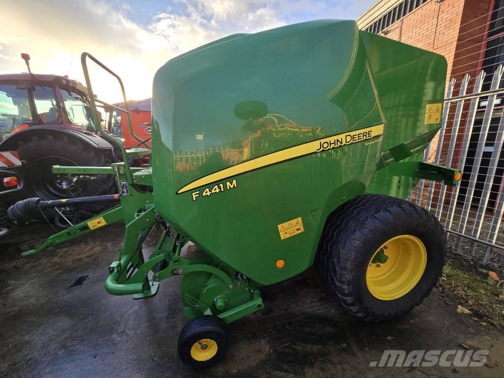 John Deere F441 M 圆捆打捆机