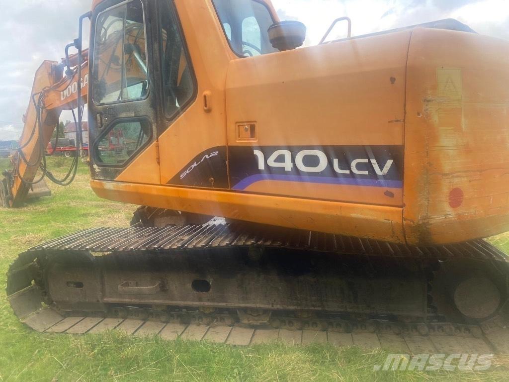 Doosan DX 140 轮式挖掘机