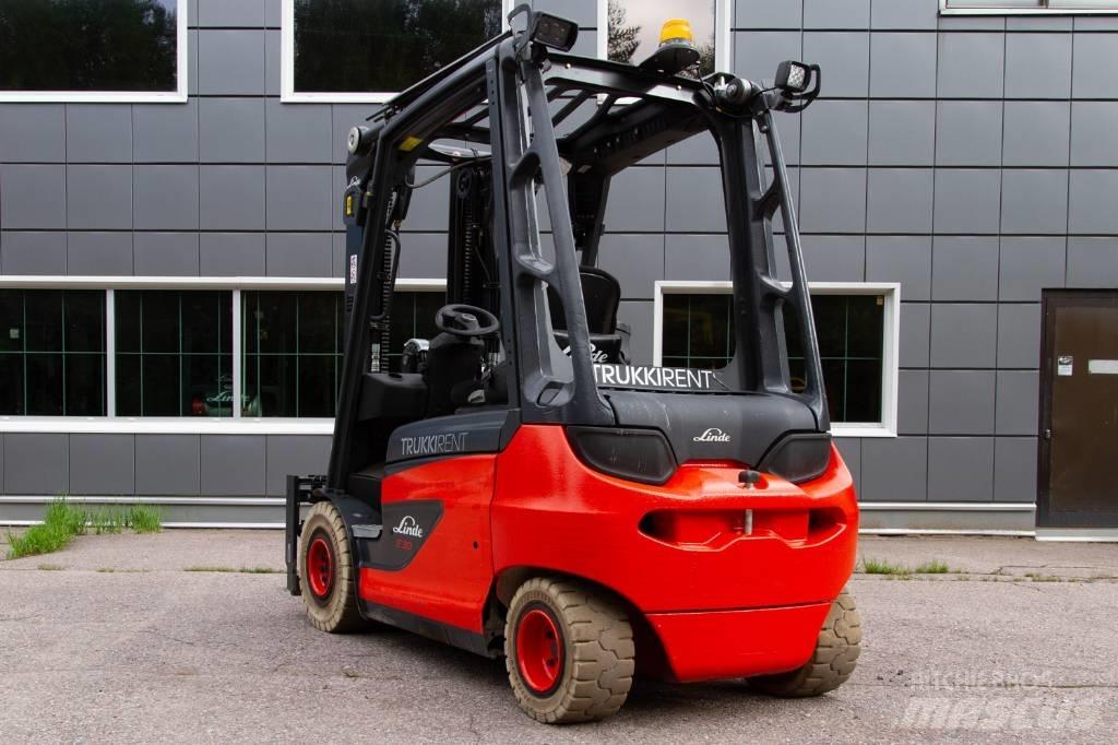 Linde E30-01 电动叉车