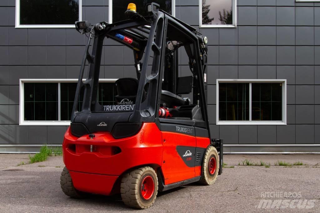 Linde E30-01 电动叉车