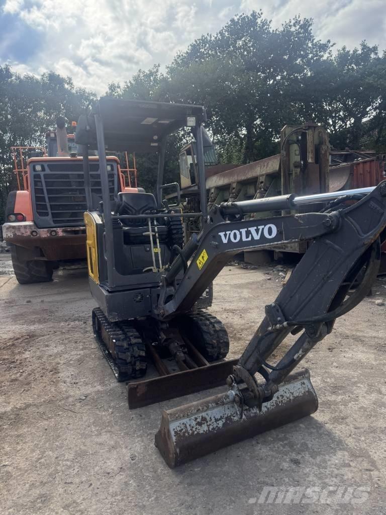 Volvo EC 15 小型挖掘机