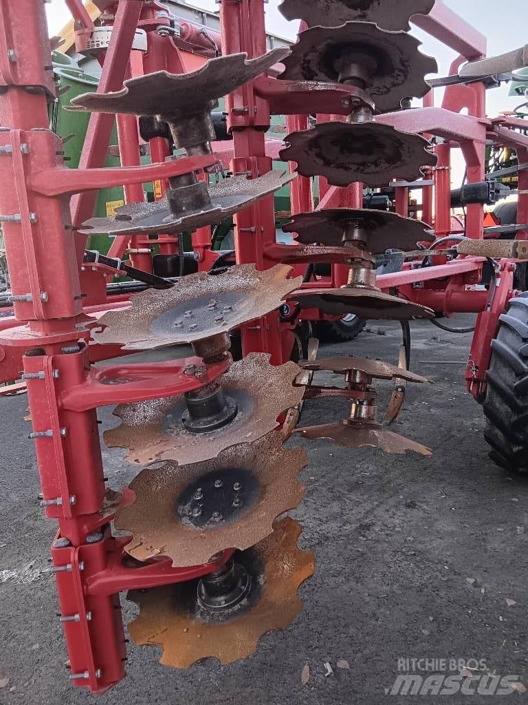Horsch Terrano 4 MT 手扶中耕机