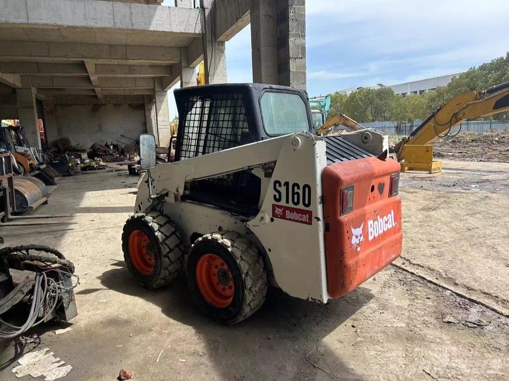 Bobcat S 160 滑移装载机