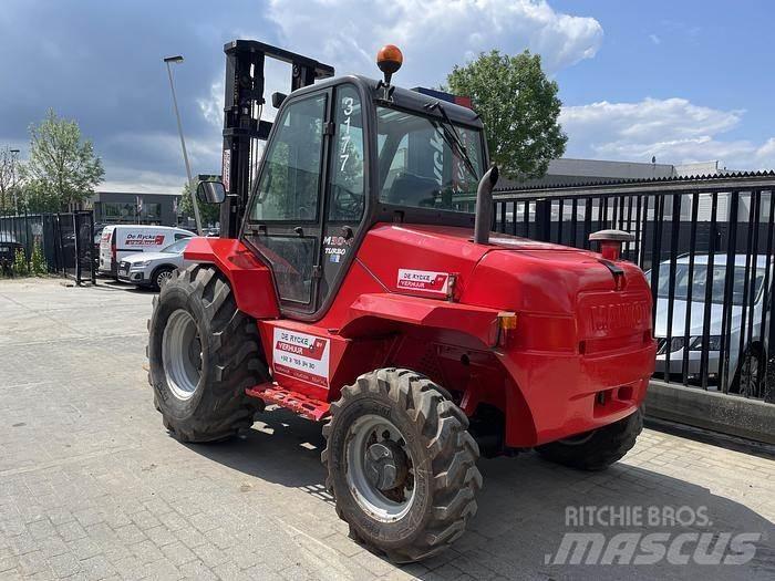 Manitou M30-4 越野叉车|叉装车
