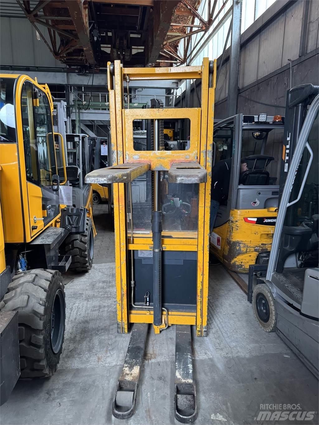 Jungheinrich EJC12 手推堆垛车