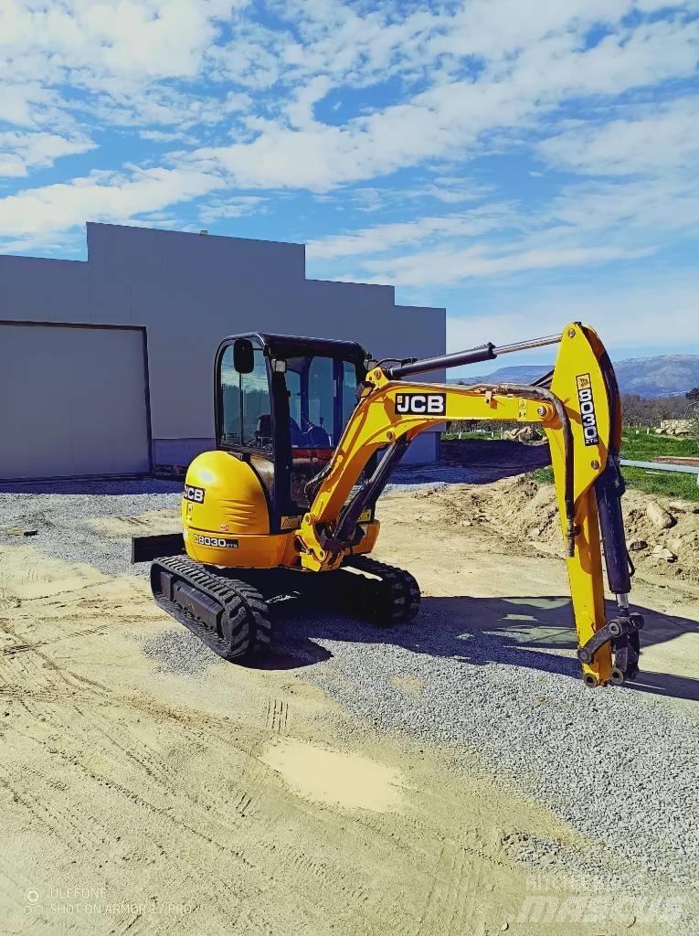 JCB 8030 ZTS 小型挖掘机