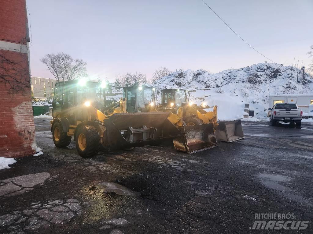CAT 908m 轮式装载机