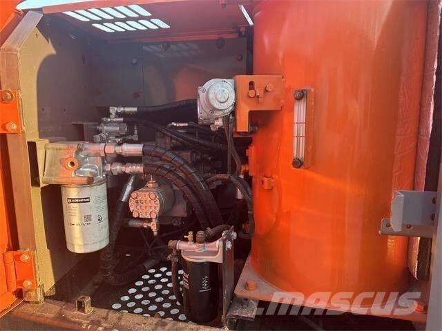 Hitachi ZX120 履带挖掘机