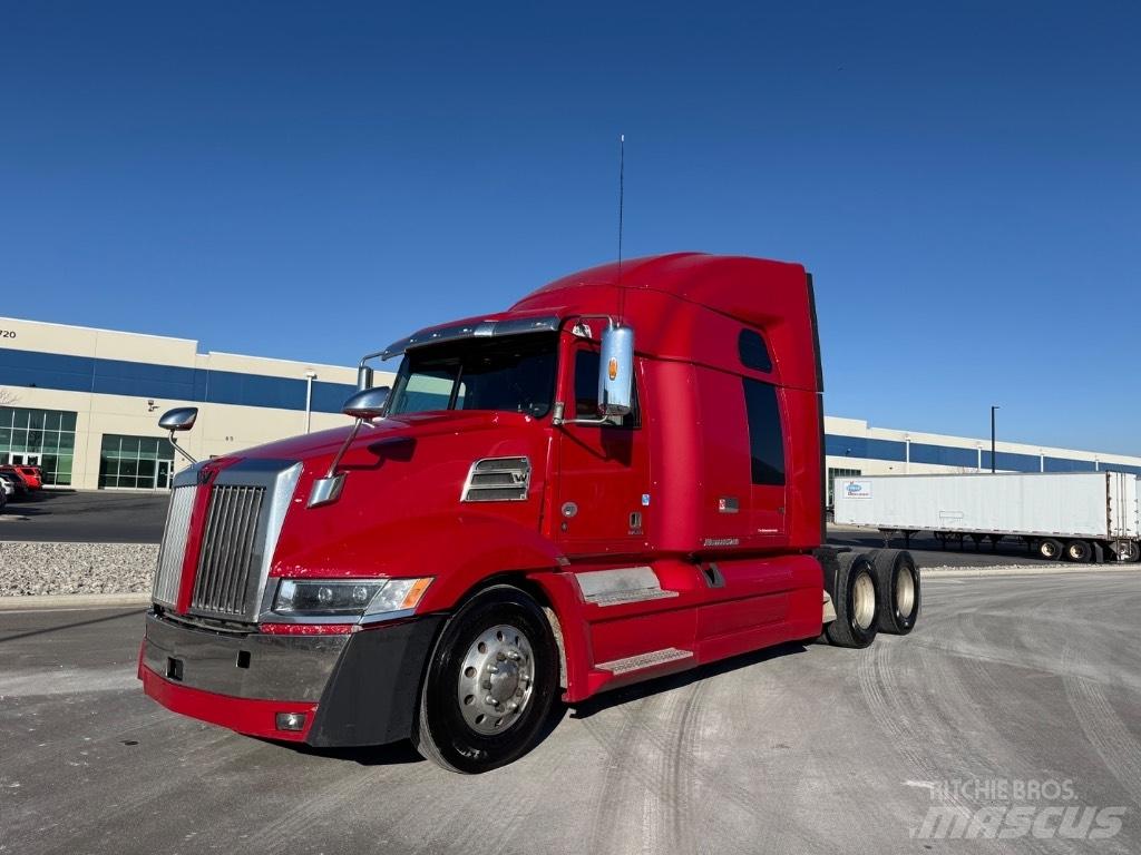 Western Star 5700 XE 牵引车