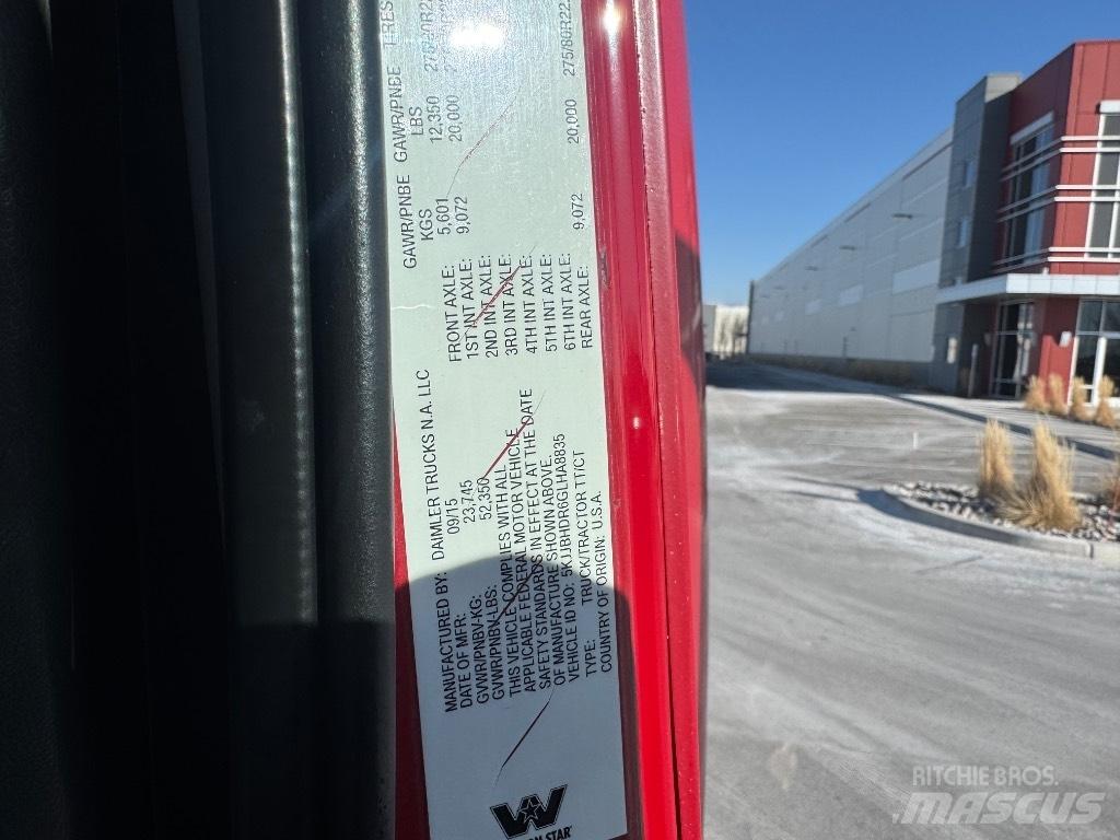Western Star 5700 XE 牵引车