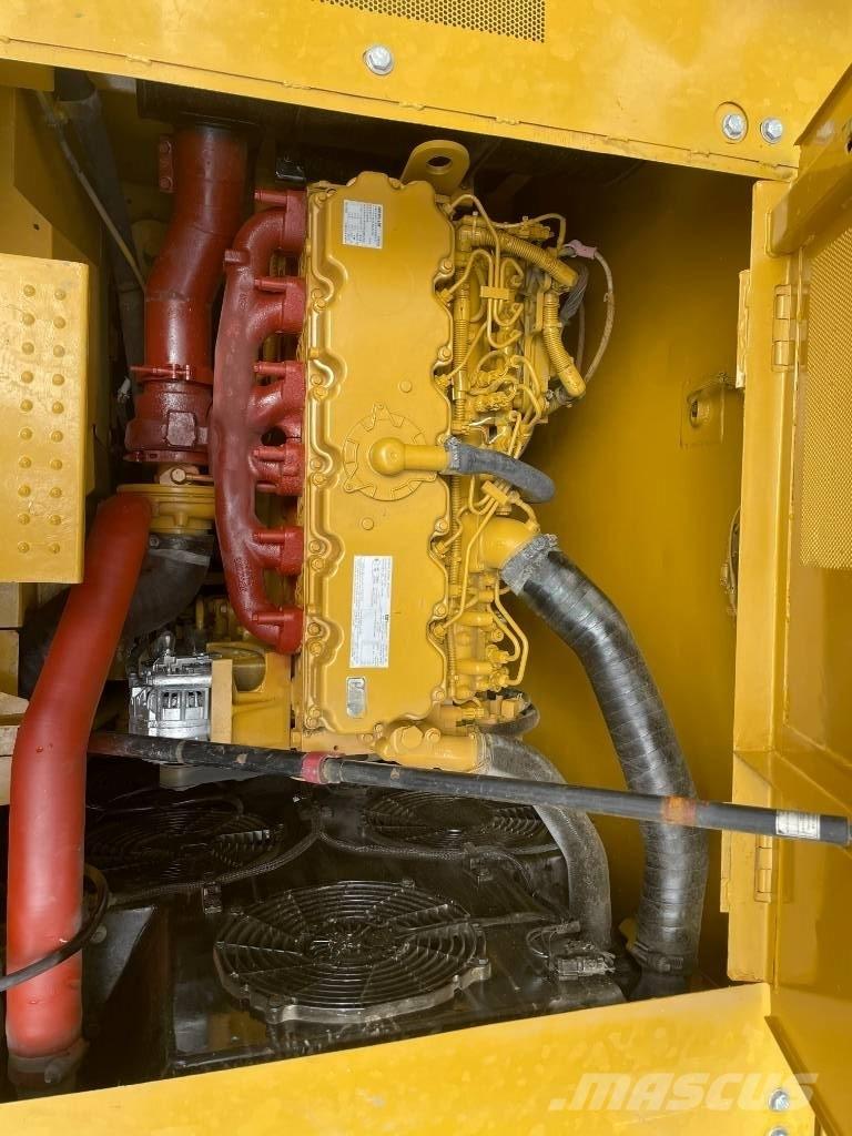 CAT CAT323 中型挖掘机
