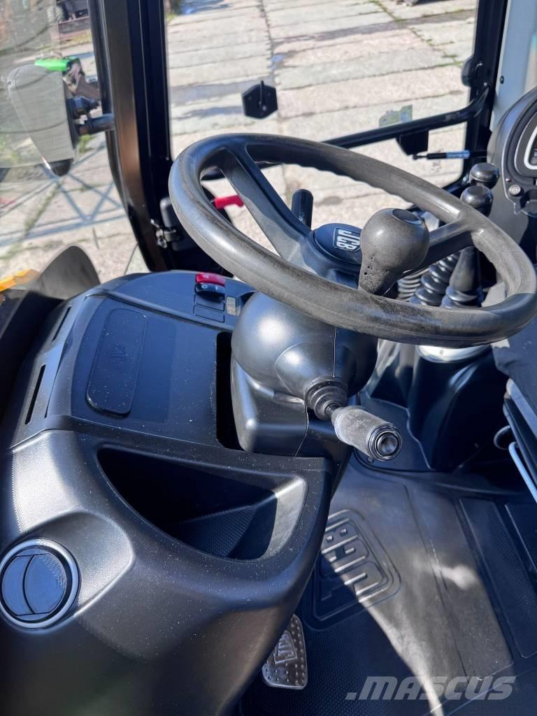 JCB 3CX 反铲装载机