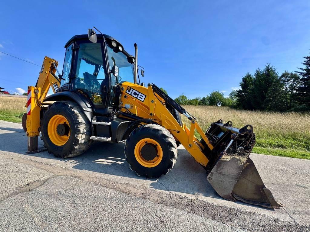 JCB 3CX 反铲装载机