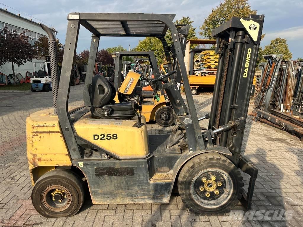 Daewoo D25S3 V-2311 柴油叉车