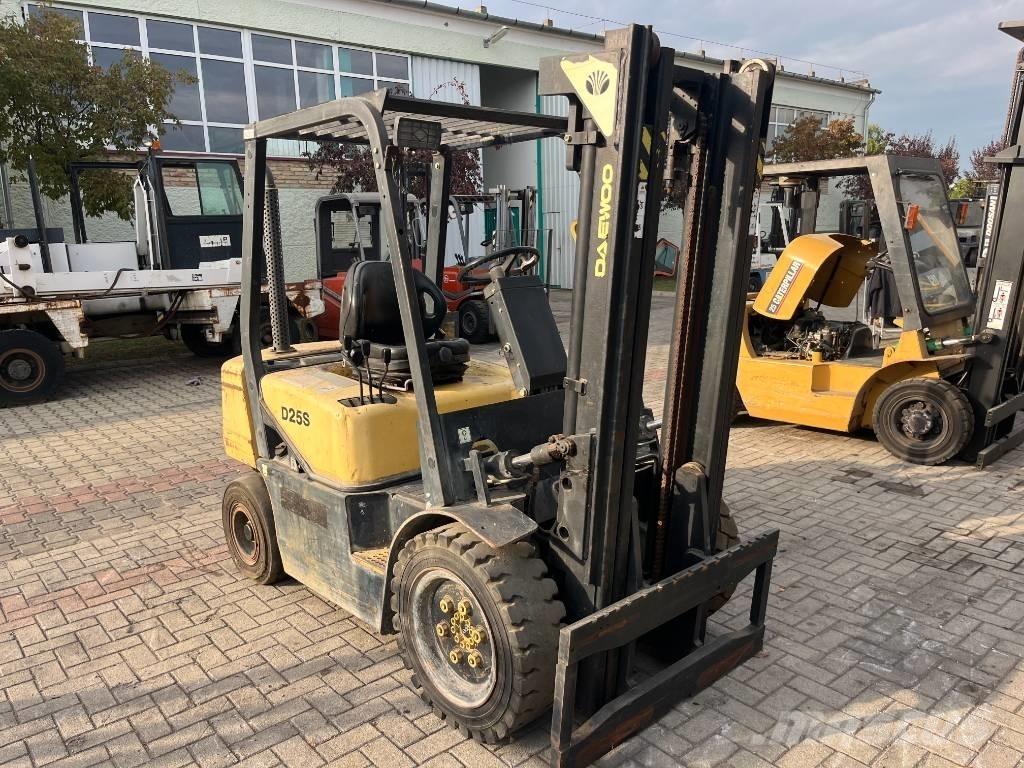 Daewoo D25S3 V-2311 柴油叉车