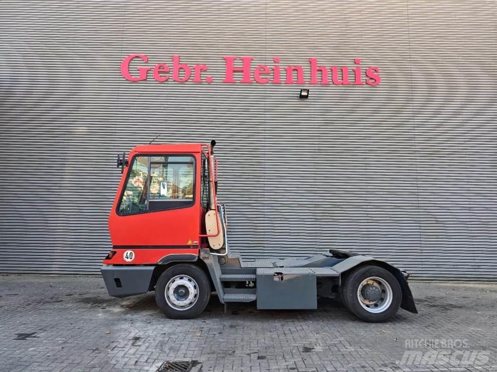 Terberg YT 182 4x2 码头牵引车