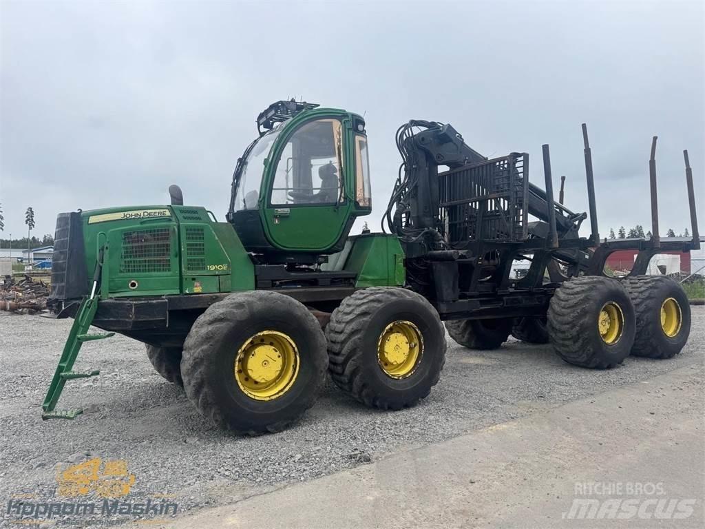 John Deere 1910E 集运机
