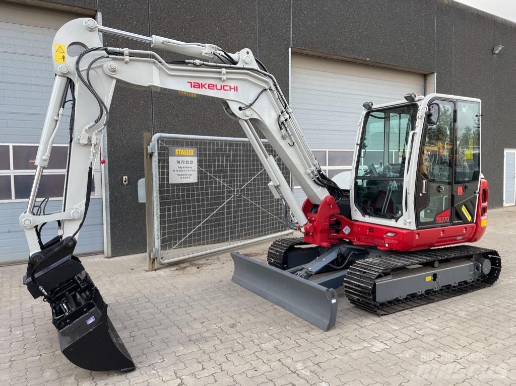 Takeuchi TB370 小型挖掘机