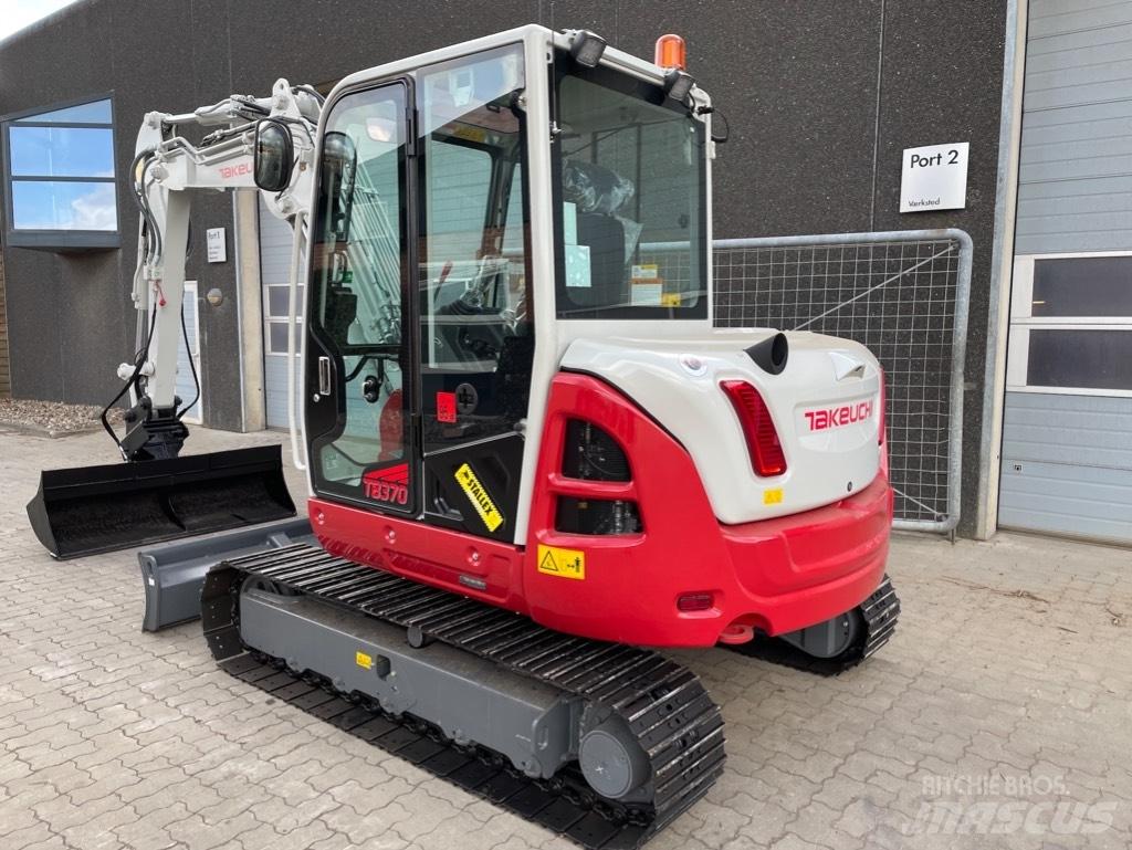 Takeuchi TB370 小型挖掘机