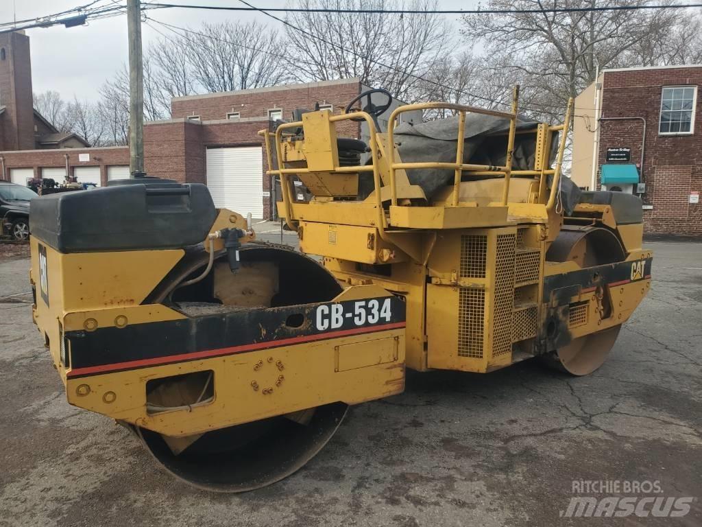 CAT CB 534 双轮压路机