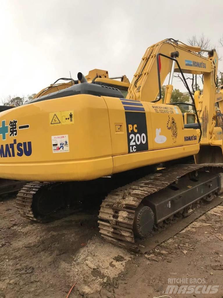 Komatsu pc200-7 履带挖掘机