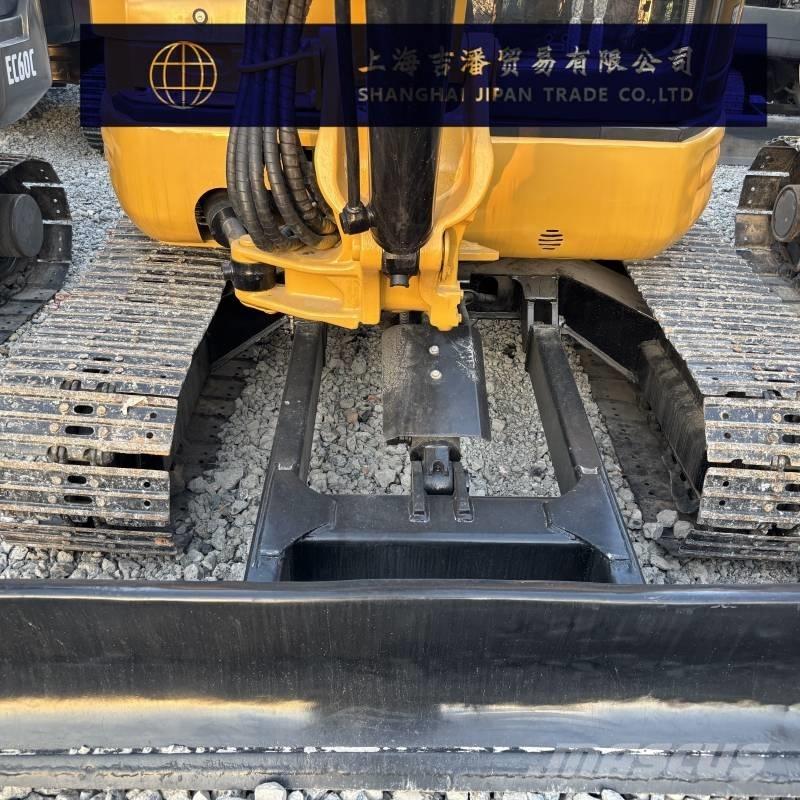 CAT 304 小型挖掘机