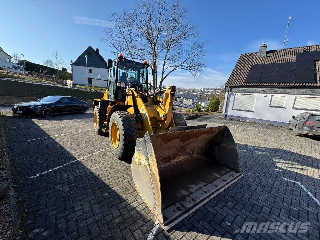 CAT 910M 轮式装载机