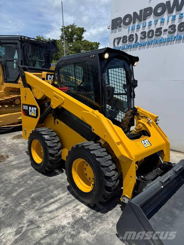 CAT 262 D 滑移装载机
