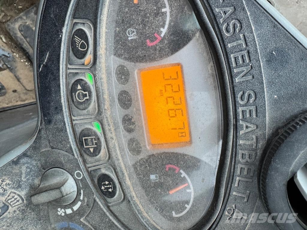 Bobcat E26 小型挖掘机