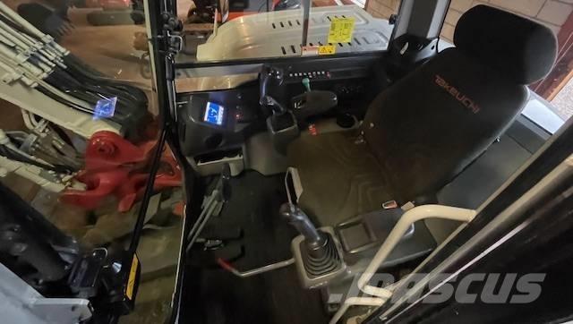 Takeuchi TB290 中型挖掘机