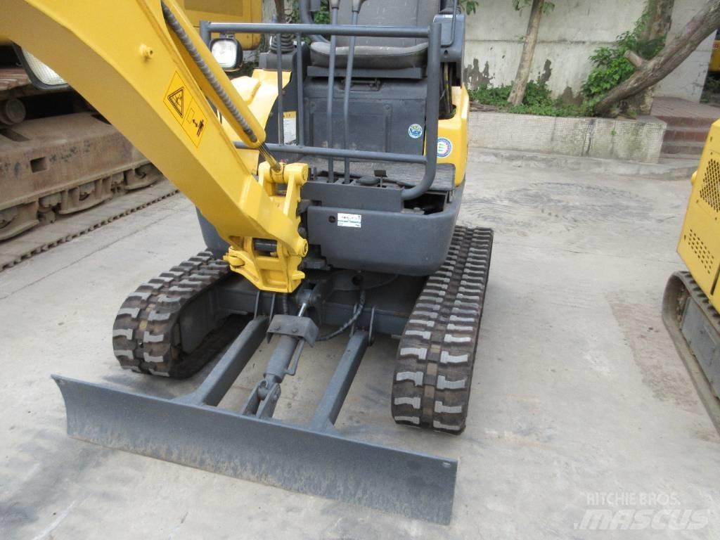 Komatsu PC 18 小型挖掘机
