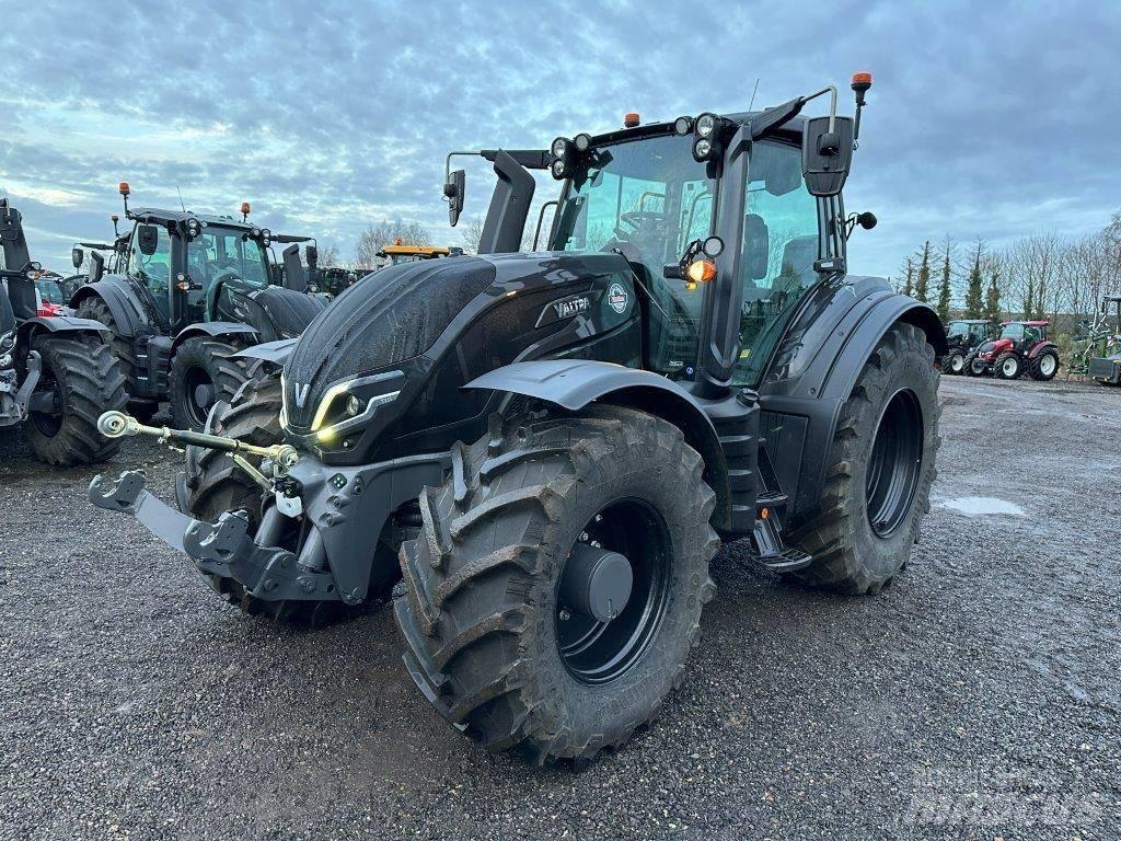 Valtra T 235 Direct 拖拉机/农用车