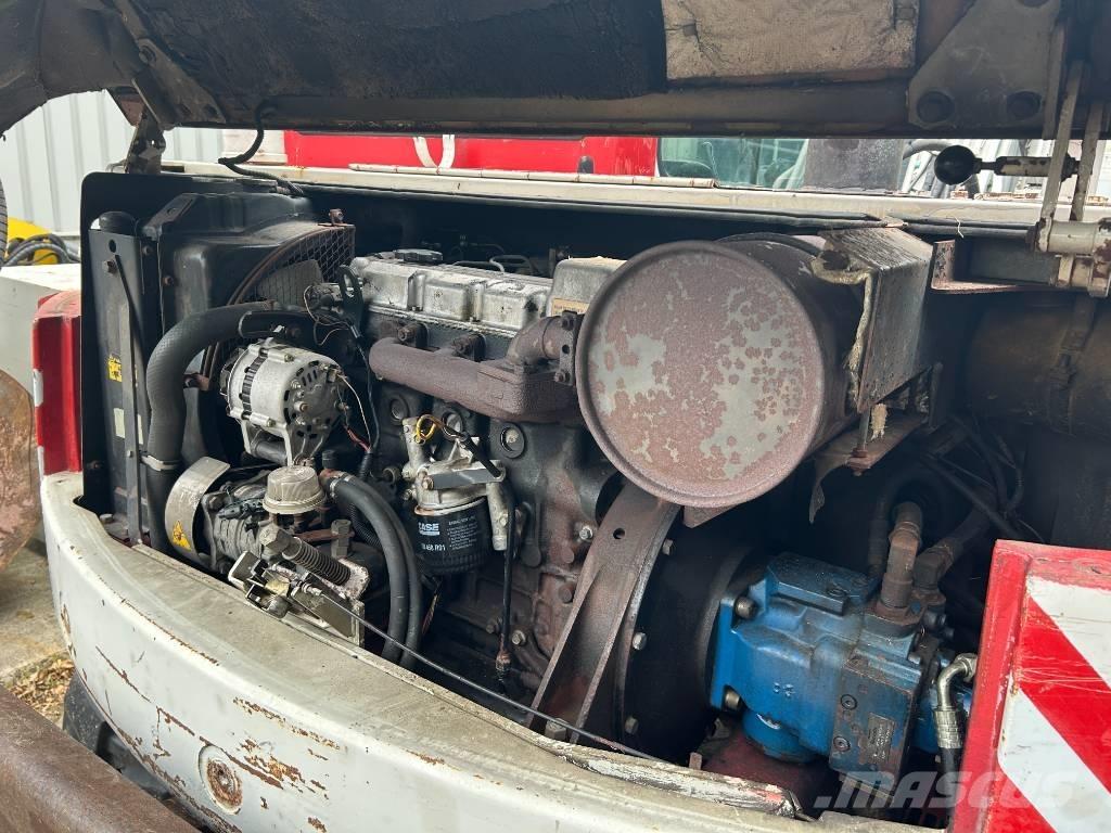 Takeuchi TB070 小型挖掘机