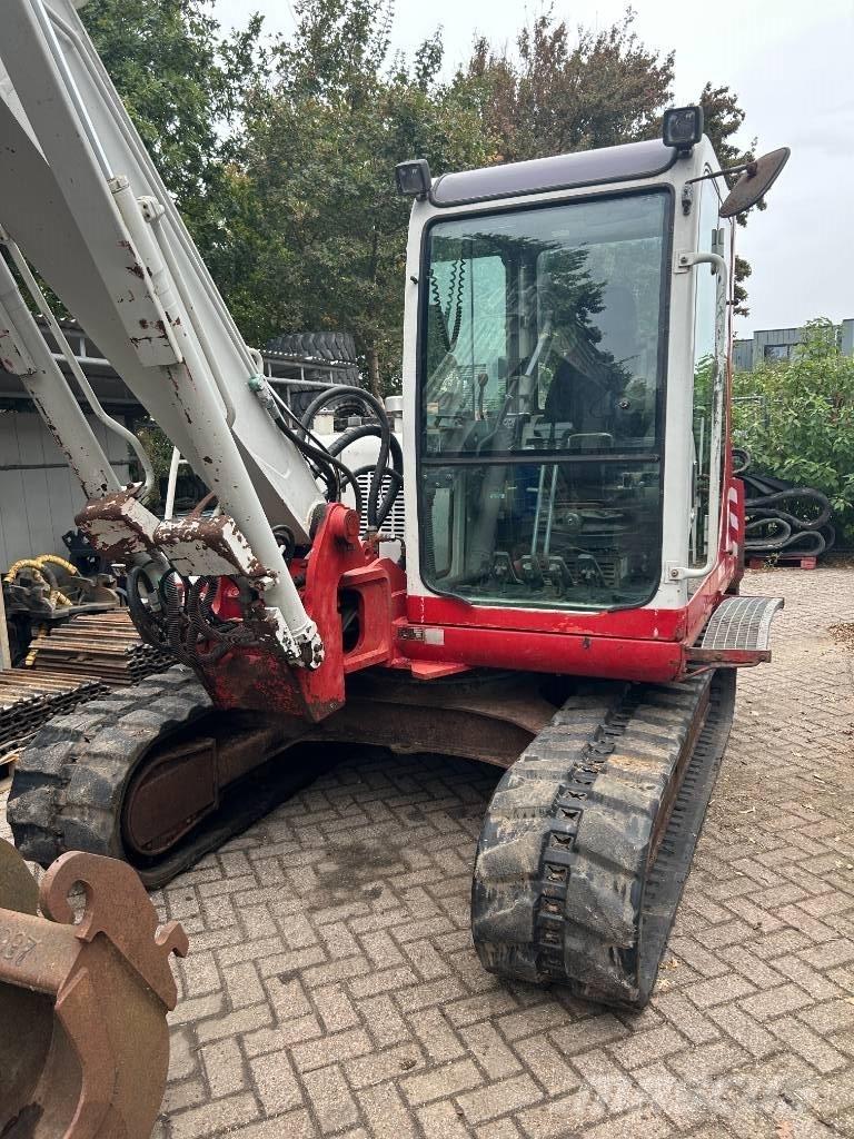 Takeuchi TB070 小型挖掘机
