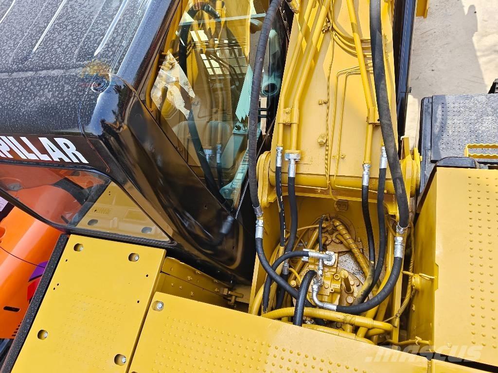 CAT 320 D 履带挖掘机