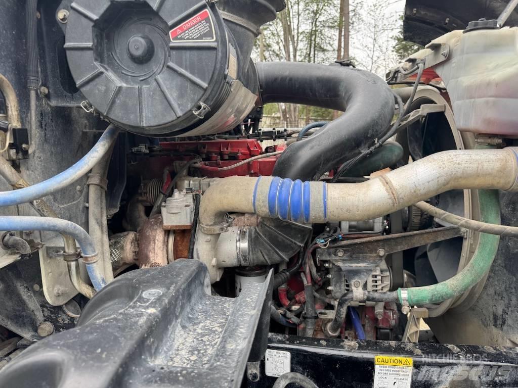 Mack GU433 自卸式货车