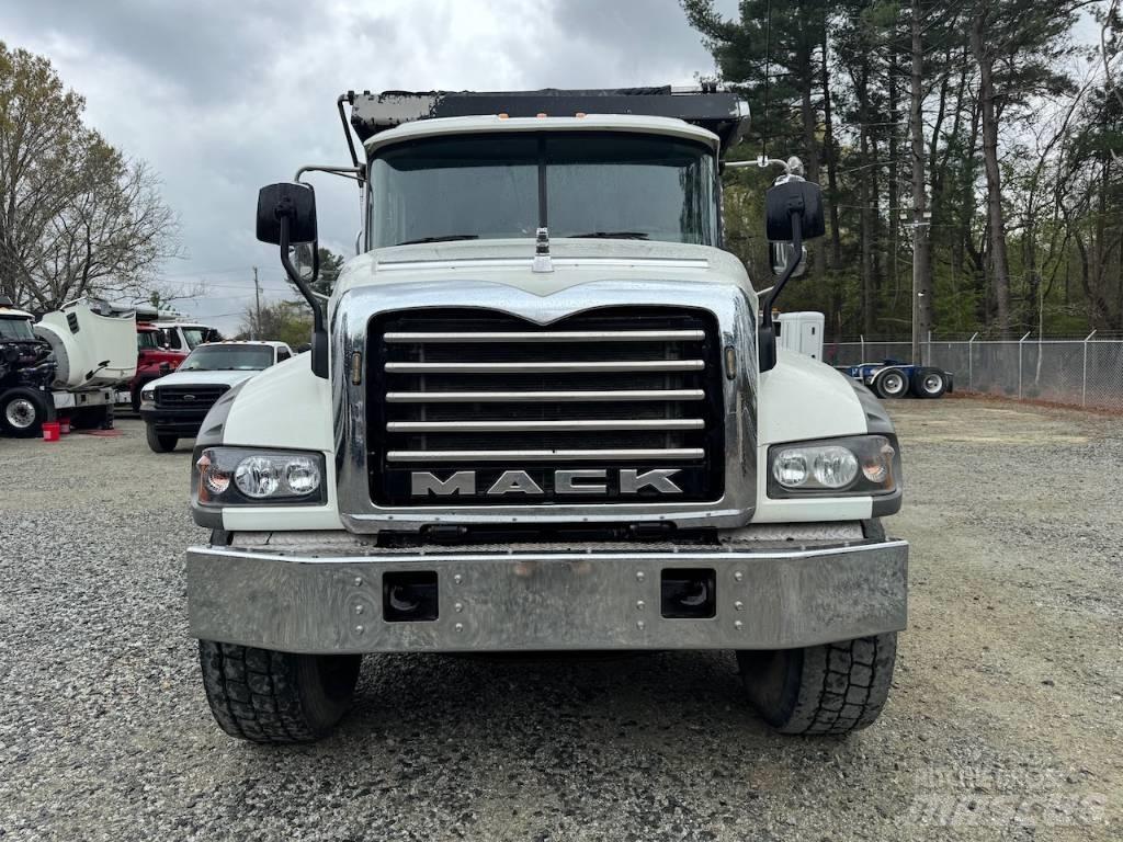 Mack GU433 自卸式货车