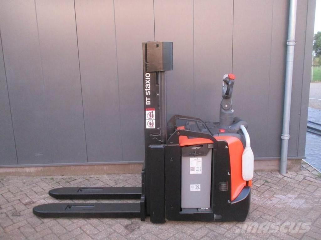 Toyota SPE200D 电动搬运车