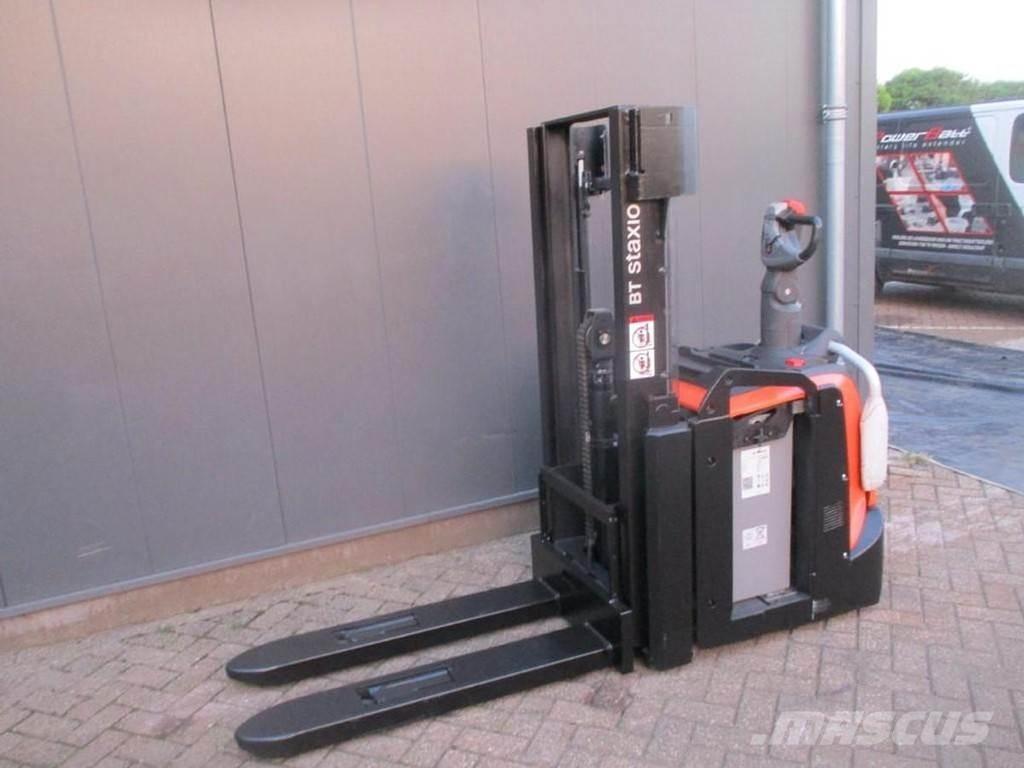 Toyota SPE200D 电动搬运车