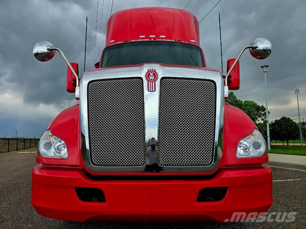 Kenworth T 680 牵引车