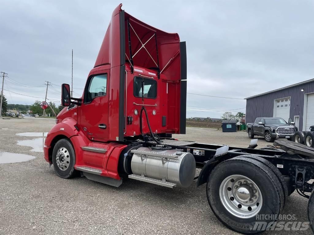 Kenworth T 680 牵引车