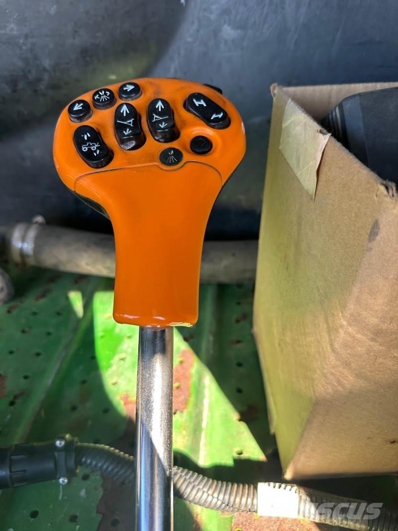 John Deere R952 i 牵引式喷雾机