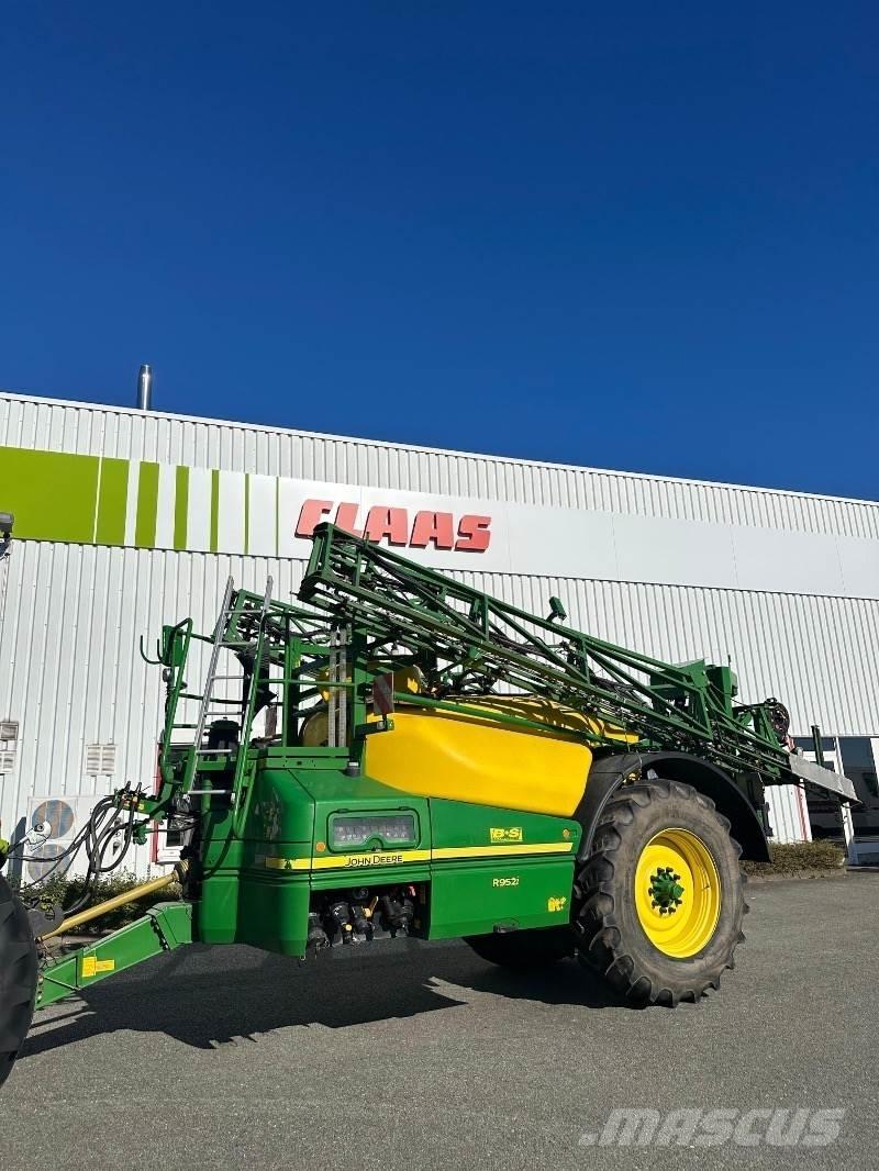John Deere R952 i 牵引式喷雾机