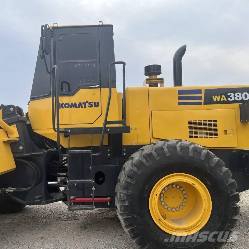 Komatsu WA 380 轮式装载机