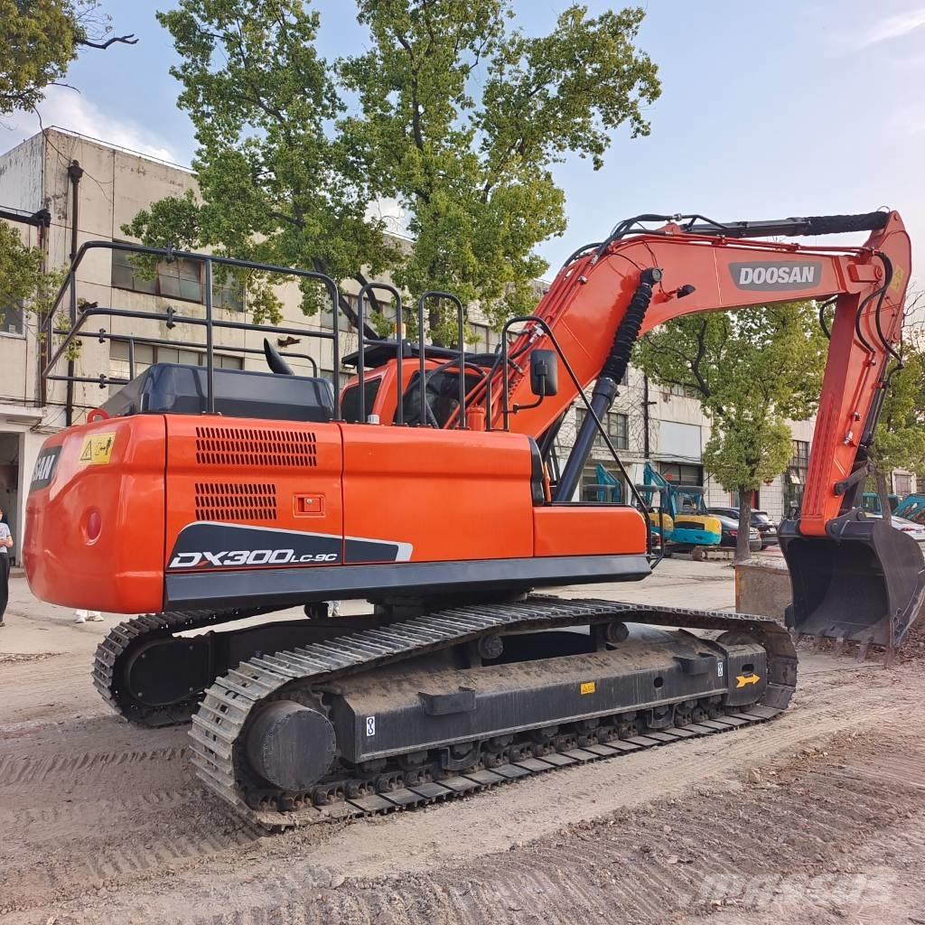 Doosan DX300LC-9C 履带挖掘机