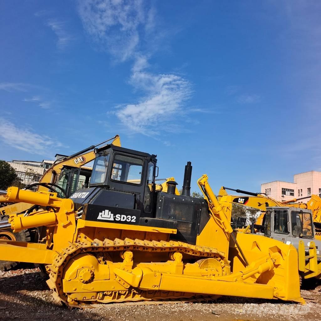 Shantui SD 32 履带挖掘机