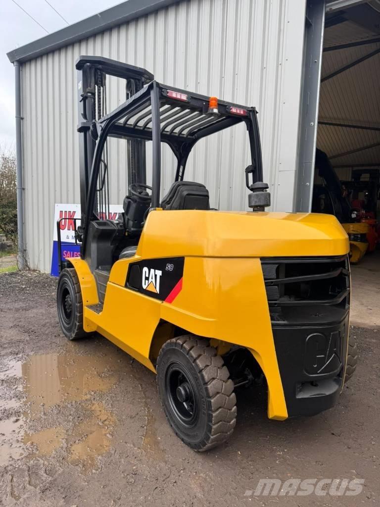 CAT DP 50 N 柴油叉车