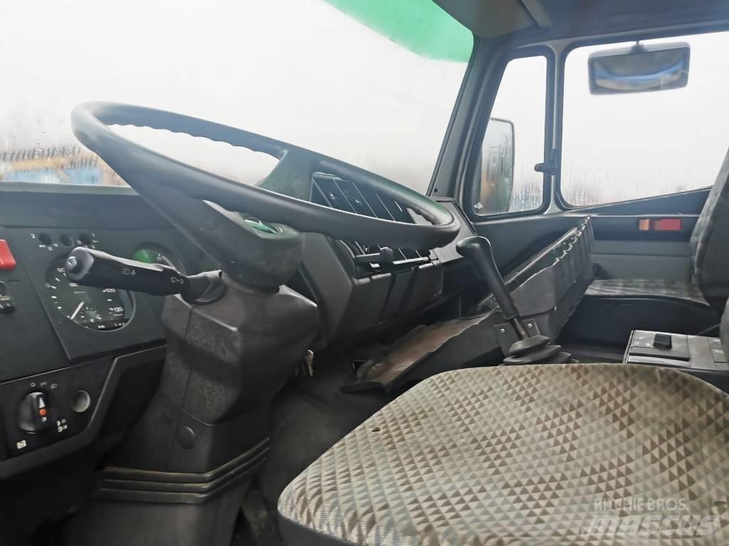 Mercedes-Benz 2426 组合/真空油槽车