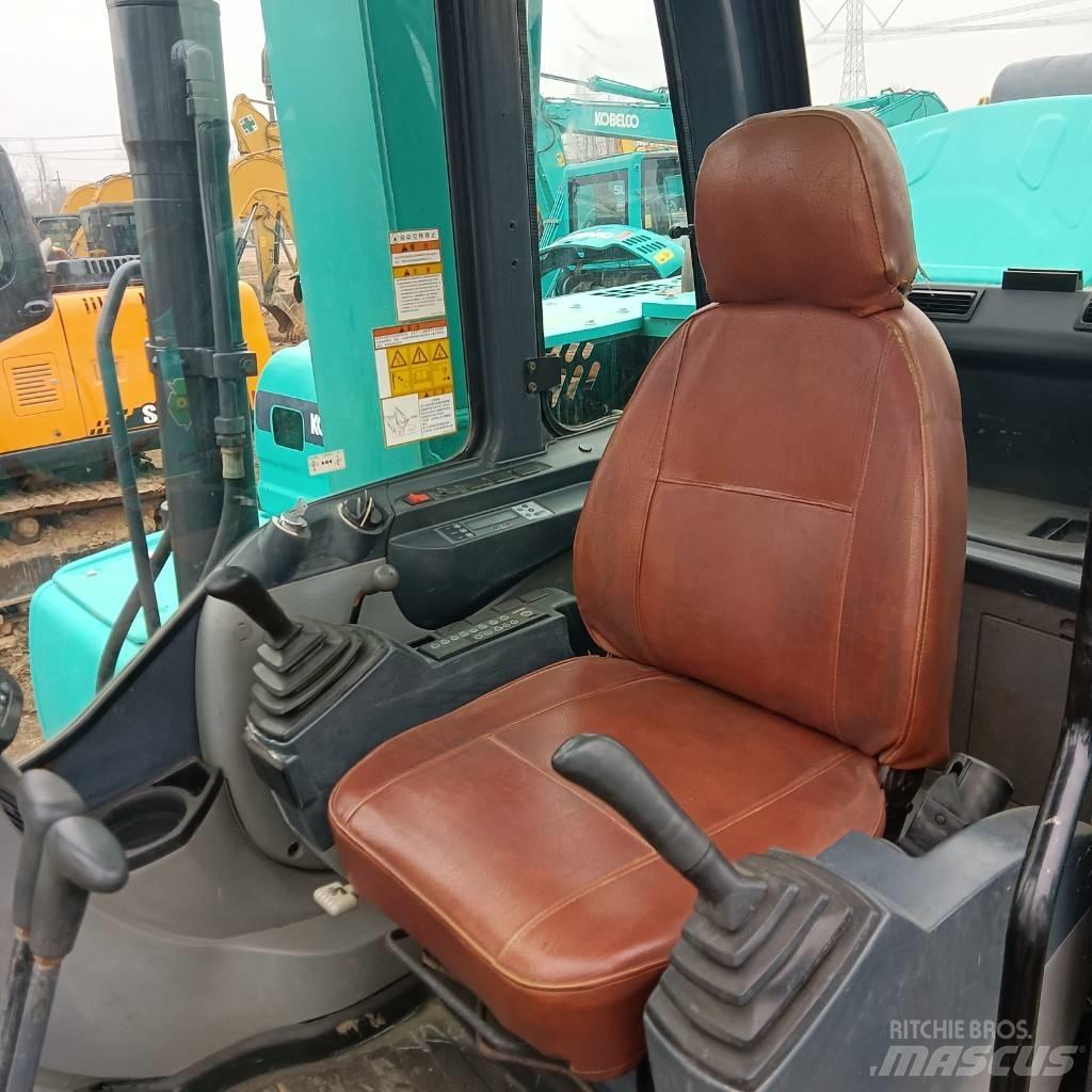 Kobelco SK75-8 中型挖掘机